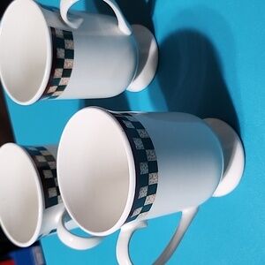 Vintage set of 3 Betty crocker cups